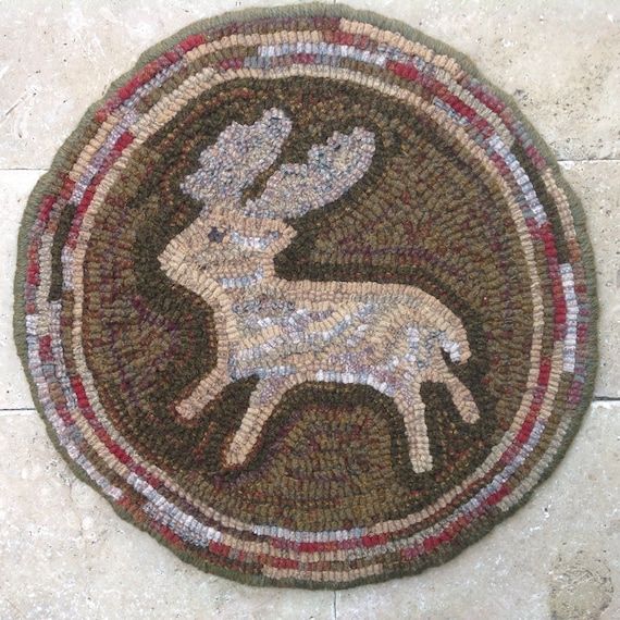 Rug Hooking PATTERN, Woodland Deer Chair Pad or Table Mat, 14" Round, P186, DIY Wide Cut Rug Hooking