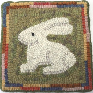 Rug Hooking PATTERN, Bunny Mat, 8&quot; x 8&quot;, P152, DIY Primitive Rug pattern, Wide Cut Rug Hooking