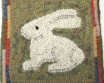 Rug Hooking PATTERN, Bunny Mat, 8" x 8", P152, DIY Primitive Rug pattern, Wide Cut Rug Hooking