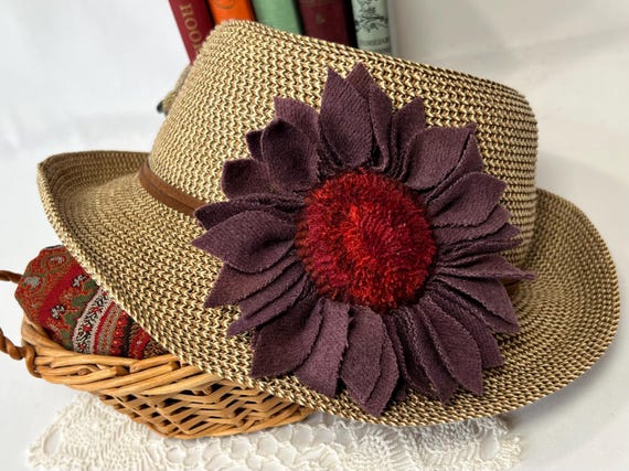 Dusty Purple Wool Flower Pin with Red Center, Prodded and Hooked Rug Pin, Hand Made Hat Pin, Lapel Pin, H113, OOAK