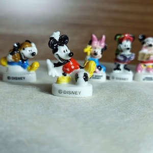 Minifigura de Mickey Mouse / Miniatura de cerámica / Lindo juguete coleccionable / Se vende individualmente / Elija número imagen 13
