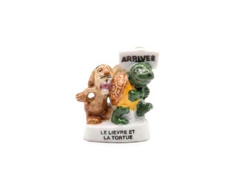 Le Lievre et la Tortue French Feve, Die Schildkröte und die Hase Miniatur, La Fontaine Fables Porzellanfigur, Klassischer Literarischer Charme