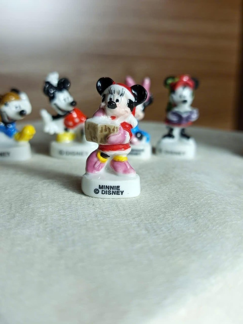 Minifigura de Mickey Mouse / Miniatura de cerámica / Lindo juguete coleccionable / Se vende individualmente / Elija número imagen 8