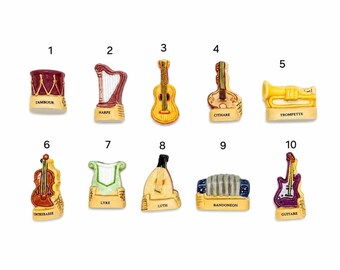 Instrumenty muzyczne French Feves | Miniaturowe porcelanowe zawieszki vintage | Kolekcja małych ceramicznych instrumentów muzycznych | Galette Epiphany