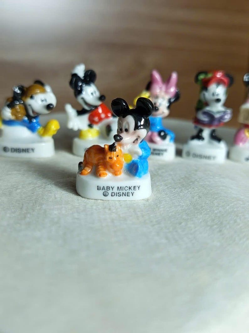 Minifigura de Mickey Mouse / Miniatura de cerámica / Lindo juguete coleccionable / Se vende individualmente / Elija número imagen 7