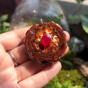 Knoopkegel dennenappel hanger ketting