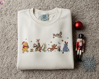 Broderad Nalle Puh och vänner jultröja, Disney jultröja, Puh present till Disneyland-älskare