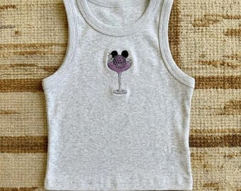Camiseta sin mangas con bordado de Mickey Mouse de EPCOT, camiseta Disney Drink Around the World, camiseta Disney para amantes de la comida para tus vacaciones.