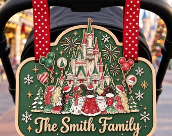 Gepersonaliseerd Disney Princess Castle kerstbordje voor de kinderwagen, op maat gemaakt houten kerstbordje voor de kinderwagen, magisch Disney vakantiecadeau voor het hele gezin