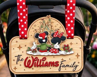 Gepersonaliseerd Disney kerstbordje voor kinderwagen, houten naambordje met Mickey en Minnie's kasteel, gepersonaliseerd label voor kinderwagen in themaparkthema.