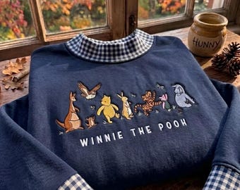Sudadera bordada de cuello alto de Winnie the Pooh y sus amigos, sudadera de Disney Pooh Bear, conjunto a juego para las vacaciones familiares en Disneyland.