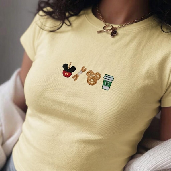 Camiseta de bebé personalizada con diseño de snacks de Disney, camiseta de Disneyland bordada a medida, top corto con diseño de snacks de Disney World, adorable conjunto para el parque.