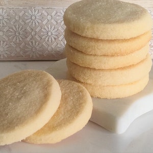 Very Vanilla Shortbread Cookies