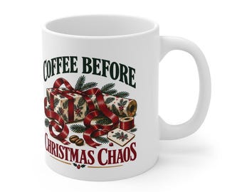 Taza "Café antes del caos navideño", 325 ml, diseño de envoltorio de regalo navideño.