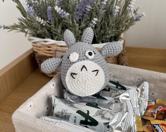 Llavero o peluche de Totoro a crochet / Lindo regalo amigurumi hecho a mano / Dije de bolso de peluche / Decoración de crochet kawaii