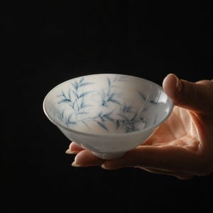 Handbeschilderde bamboe porseleinen theekop, doorschijnende keramische Gongfu Zen proefkom, Aziatisch cadeau
