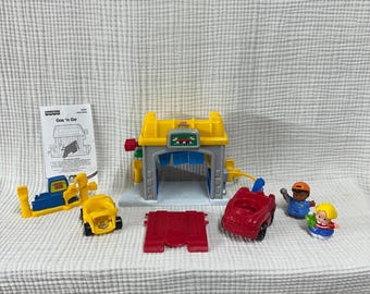 VTG 2002 Fisher-Price Little People Gas n Go set new without box