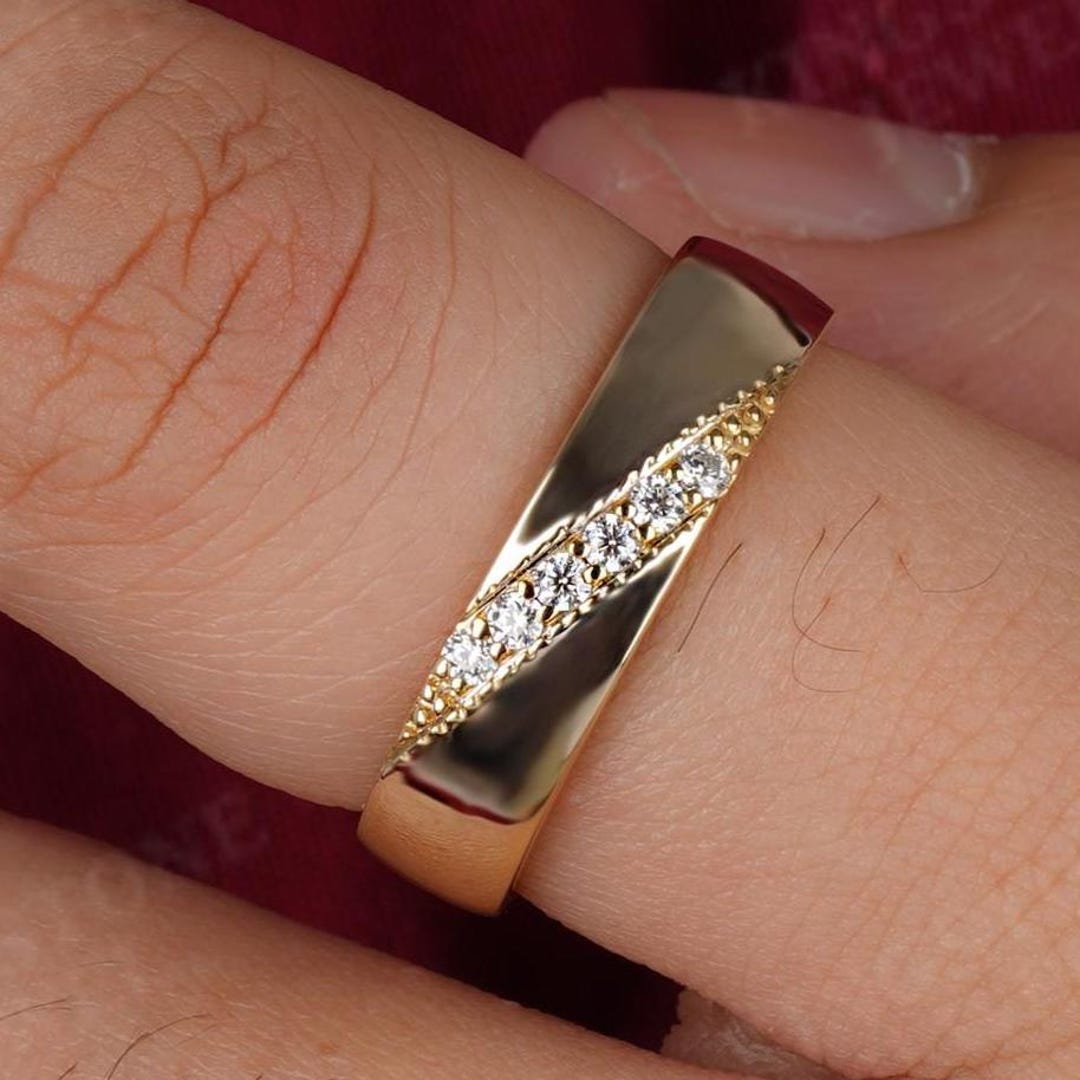 14K Solid Gold Moissanite Diamond Mens Wedding Band - Etsy