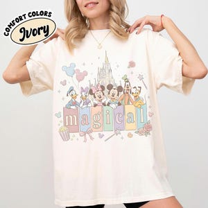 Vintage Comfort Colors® Pastel Magical Castle Snacks-shirt, retro Coquette-T-shirt Mickey & Friends, Disneyland-gezinsvakantie-uitstapje 2026 Shirts Ivory/Natural/Sand