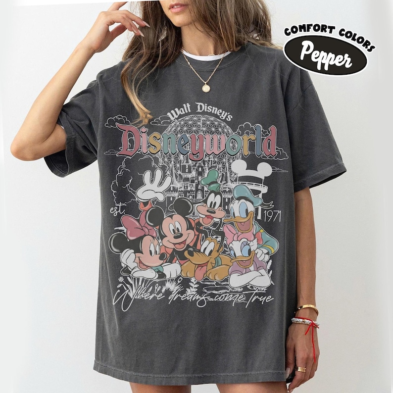 Vintage Comfort Colors Walt Disney World Est 1971-skjorta, Disney-tröja med familjesemester 2026, Disney-grupptröja, Retro Disneyworld-tröja Pepper/Dark Heather
