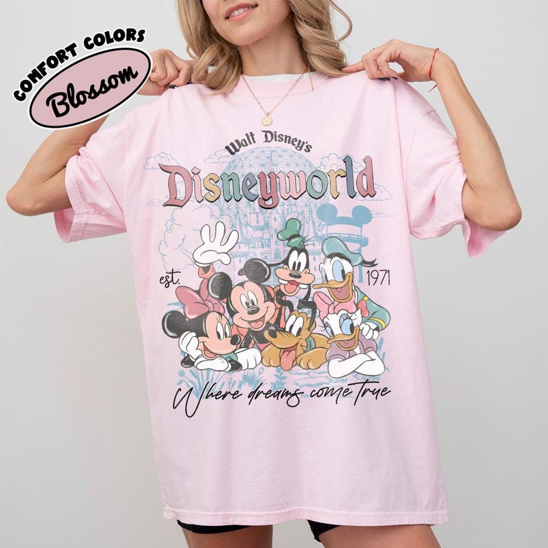 Vintage Comfort Colors Walt Disney World Est 1971-skjorta, Disney-tröja med familjesemester 2026, Disney-grupptröja, Retro Disneyworld-tröja Blossom/Light Pink