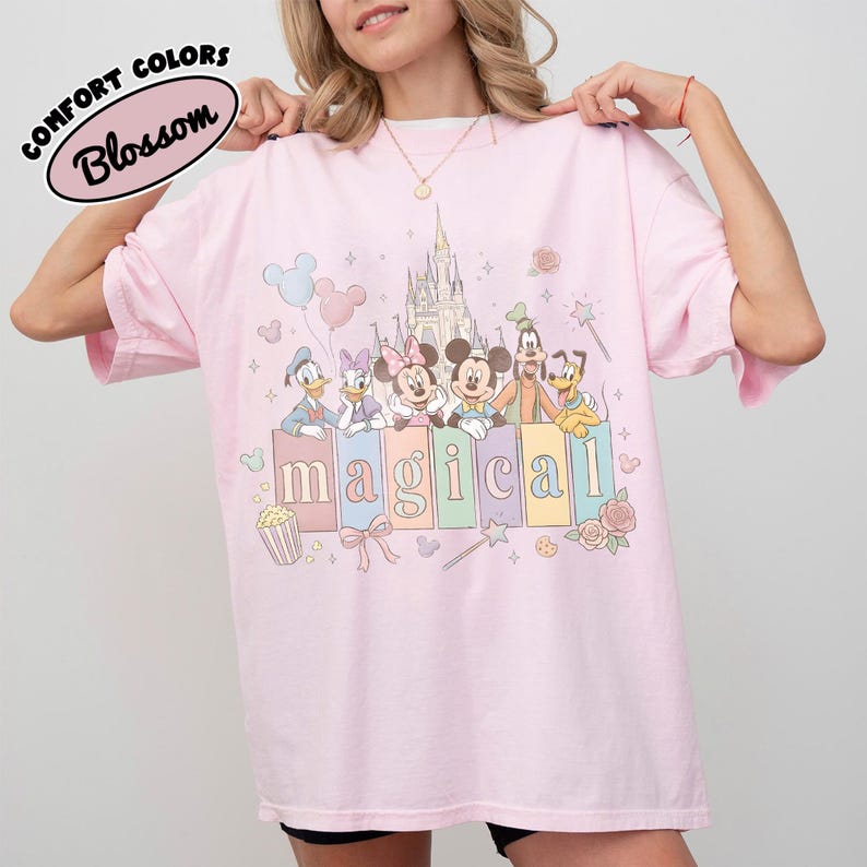 Vintage Comfort Colors® Pastel Magical Castle Snacks-shirt, retro Coquette-T-shirt Mickey & Friends, Disneyland-gezinsvakantie-uitstapje 2026 Shirts Blossom/Light Pink