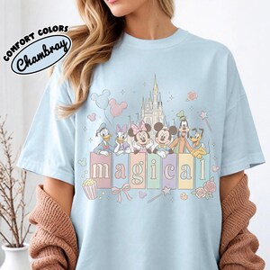 Vintage Comfort Colors® Pastel Magical Castle Snacks-shirt, retro Coquette-T-shirt Mickey & Friends, Disneyland-gezinsvakantie-uitstapje 2026 Shirts Chambray/Light Blue