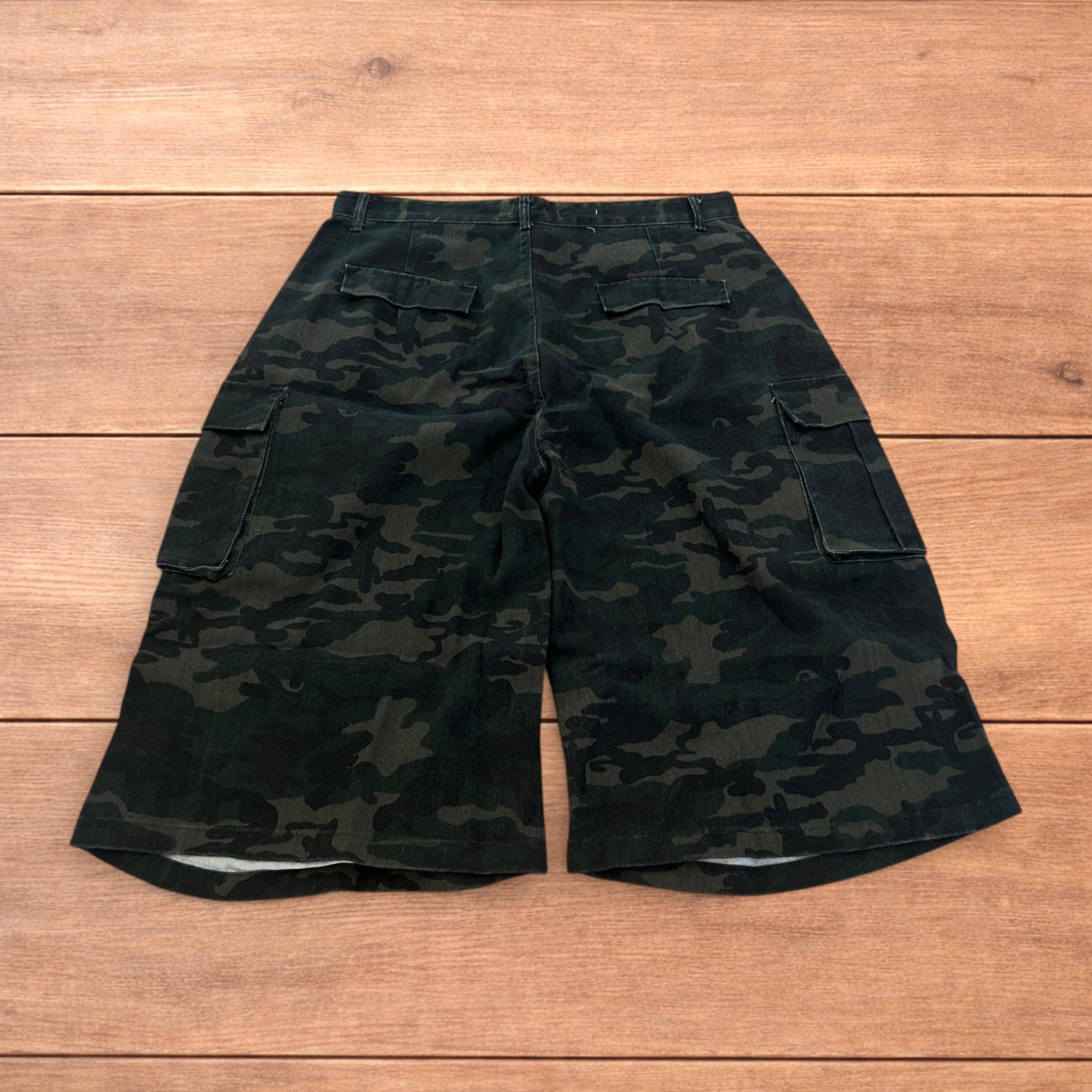 Super Baggy Wide Leg Cargo Carpenter Shorts Jorts in Army Camo
