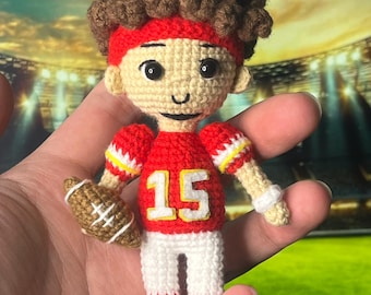 Handgemachte häkeln Fußballspieler Puppe, benutzerdefinierte häkeln Fußballspieler Puppe, Amigurumi Sport Sammlerstück, rot & weiß Jersey # 15