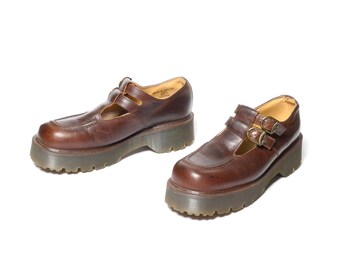 dr martens maroon low cut