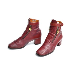 Vintage 70-tals ankelstövlar oxblood mörkröda läder Aigner dubbel dragkedja munkstrap dam storlek 8 AA