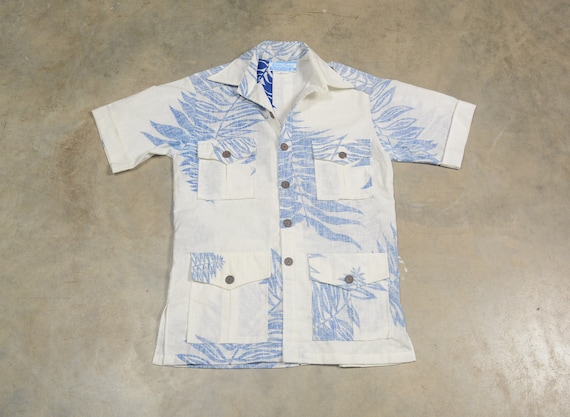 vintage 60s Hawaiian shirt blue frond leaf pattern