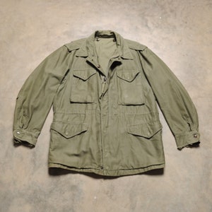 vintage 40s 50s US Army field coat M-1943 winter jacket olive drab green US military distressed L/XL
