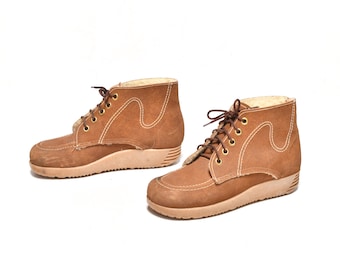 vintage 70s casual hiking boot nubuck suede tan chunky sole fur lined moc toe women size 5