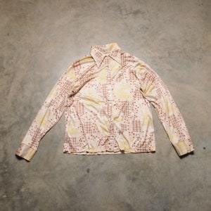 vintage 70s flower print blouse women&#39;s nylon floral pattern button up shirt 1970 women size 38 yellow brown gold