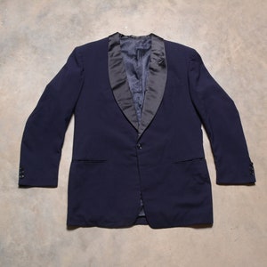 vintage 50s tuxedo jacket 1950 formal menswear midnight blue shawl lapel single button Rudofker 40R 40 padded shoulder