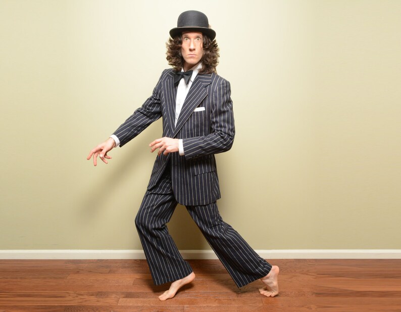 vintage men suit 70s wide lapel suit black pinstripe suit Pierre Cardin wide leg pant gangster pimp 1970 menswear 39-40R France