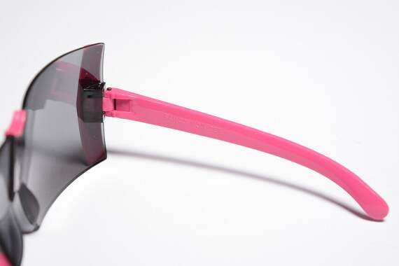 vintage 60s 70s black pink plastic sunglasses mod… - image 3