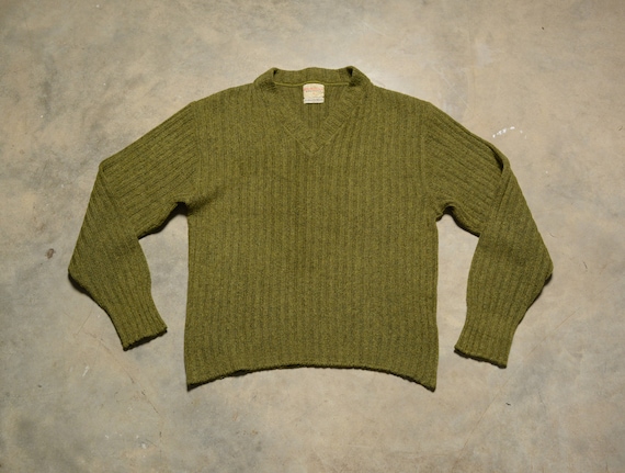 vintage 40s 50s sweater olive green v-neck pullove