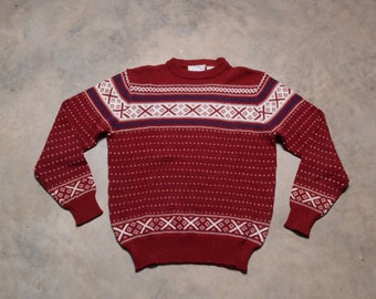 vintage 80s snowflake ski sweater burgundy blue white crewneck bog sport men women unisex M/L Christmas holiday party