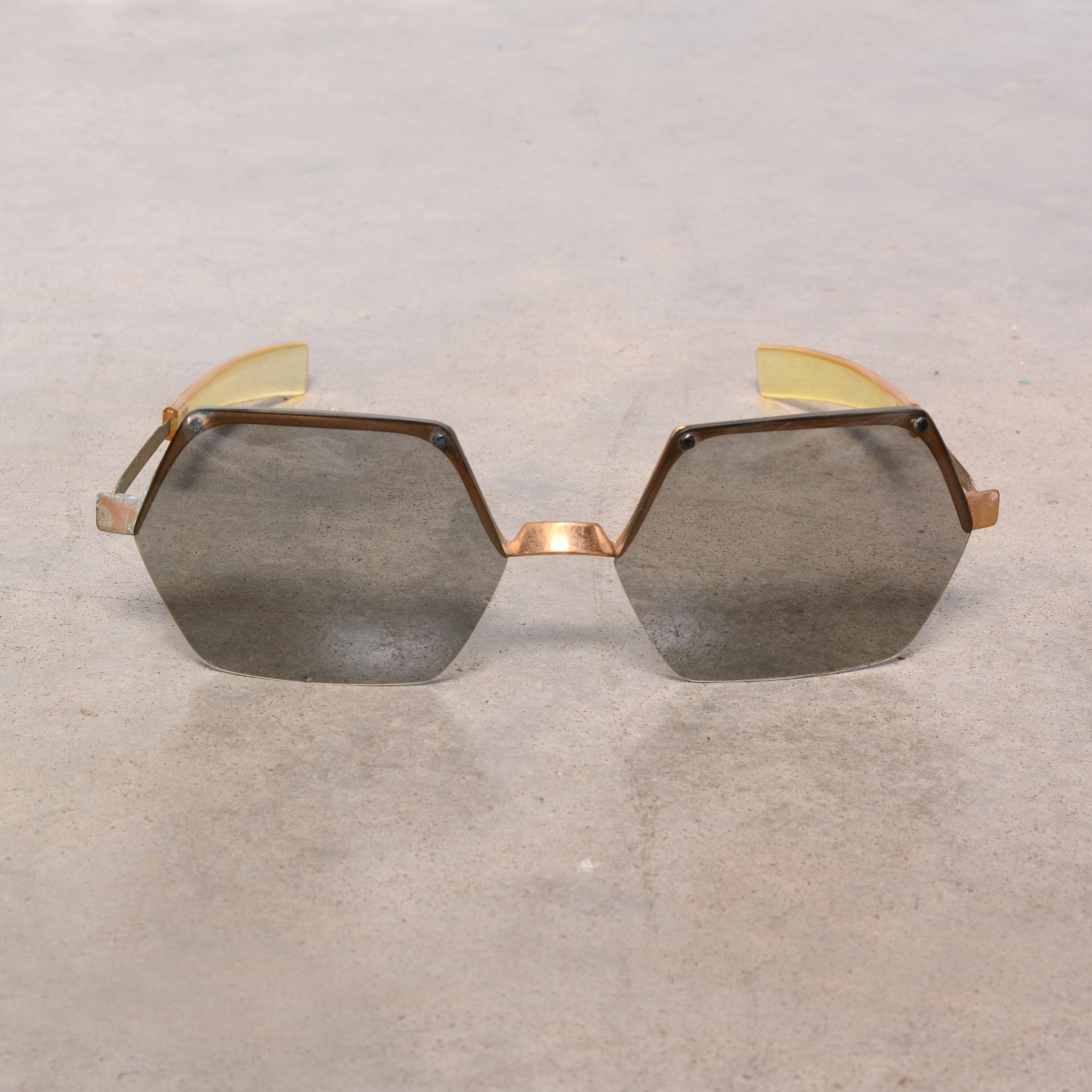 Vintage 60s Cool-ray Sunglasses Gray Lens Gold Metal Frame  display picture 1