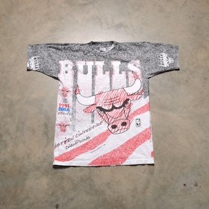 vintage 90s Bulls tee shirt t-shirt Magic Johnson T&#39;s Eastern Conference Champions allover print AOP M medium