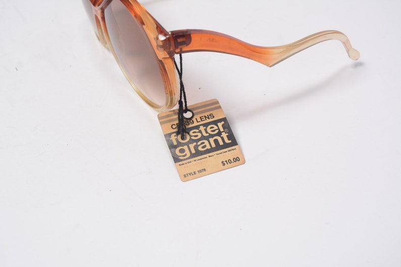 vintage 60s 70s sunglasses clear orange plastic frame brown tint lens Foster Grant oversize bug eye bugeye 1960 1970 fashion style NOS