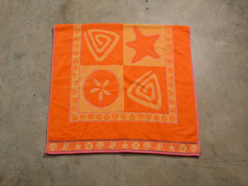 Vintage 90s Beach Towel Cecil Saydah Orange Pink Yellow Geometric Shell Starfish Sand Dollar Home Decor Beach House 1990 Linen