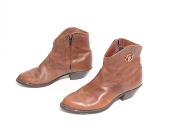 vintage 80s 90s ankle boot cowboy western Laredo brown leather 1980 1990 women size 7