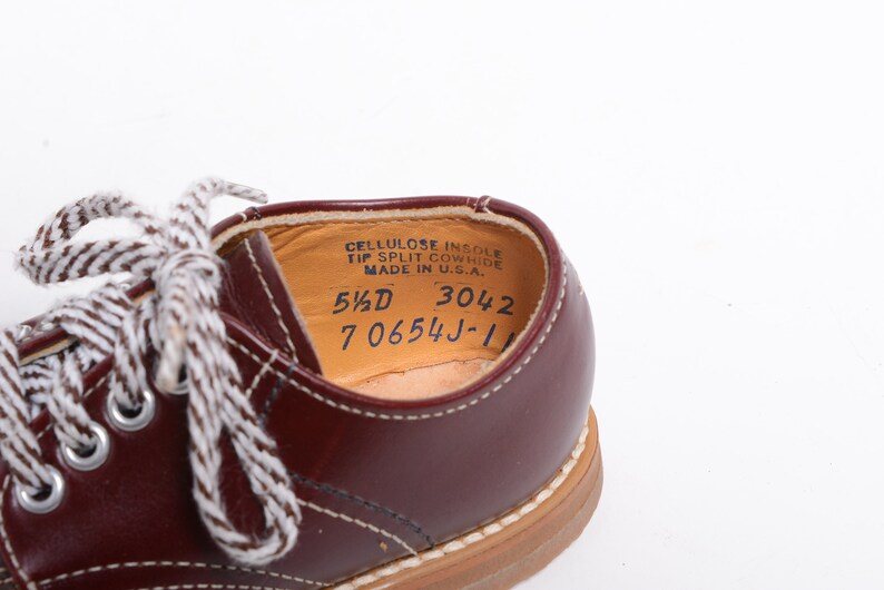vintage 60s 70s moc toe shoes NOS deadstock brown leather Thom McAn 1960 1970 boy size 5.5 5 1/2 gum sole image 4
