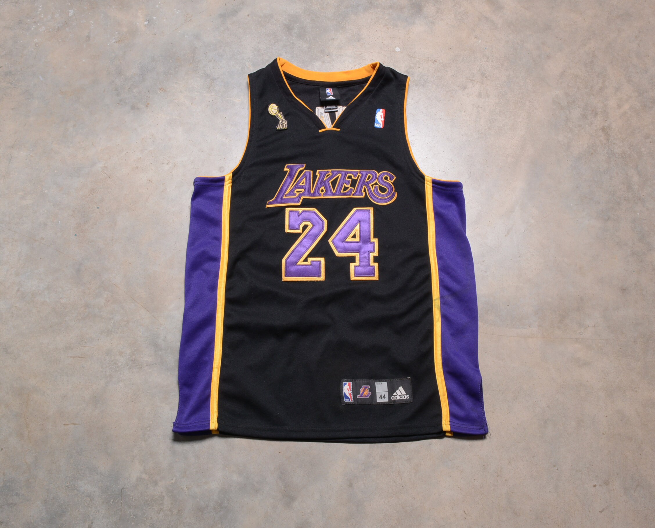 Kobe Bryant #24 Adidas Authentic Lakers Jersey Size 44