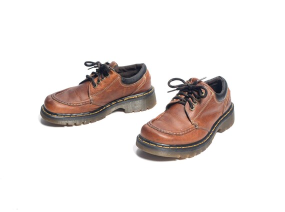 vintage 90s Dr. Martens brown leather shoes platfo