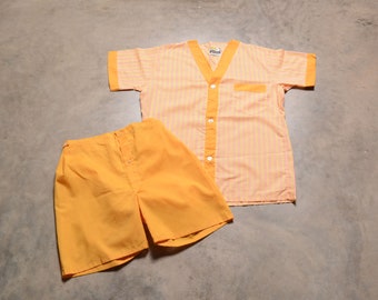 vintage 50s 60s men pajamas set 1950 1960 menswear pajama sleep shirt shorts Pleetway yellow white pink gingham plaid