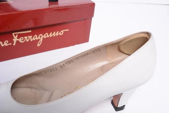 vintage 80s Ferragamo shoes white red leather qui… - image 2